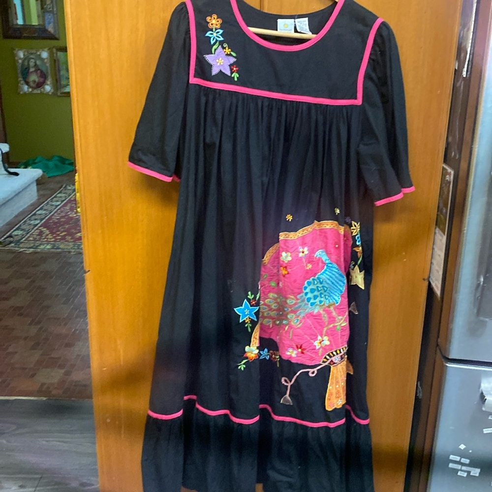 Smithsonian Institute 100 percent cotton L dress / mu mu.